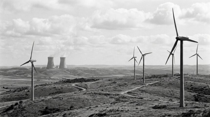 Wind and NPP in France Франція презентувала оновлену енергетичну стратегію із акцентом на атомну та відновлювану енергетику